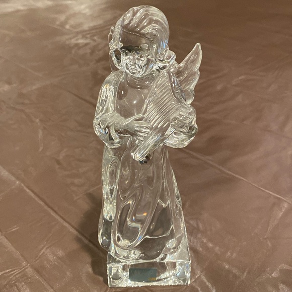 Mikasa Angel figurine - Picture 7 of 8